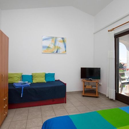 Apartments Brankica Island - Happy Rentals Вантачичи Экстерьер фото
