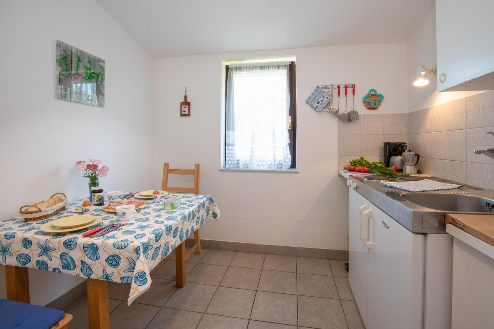 Apartments Brankica Island - Happy Rentals Вантачичи Экстерьер фото