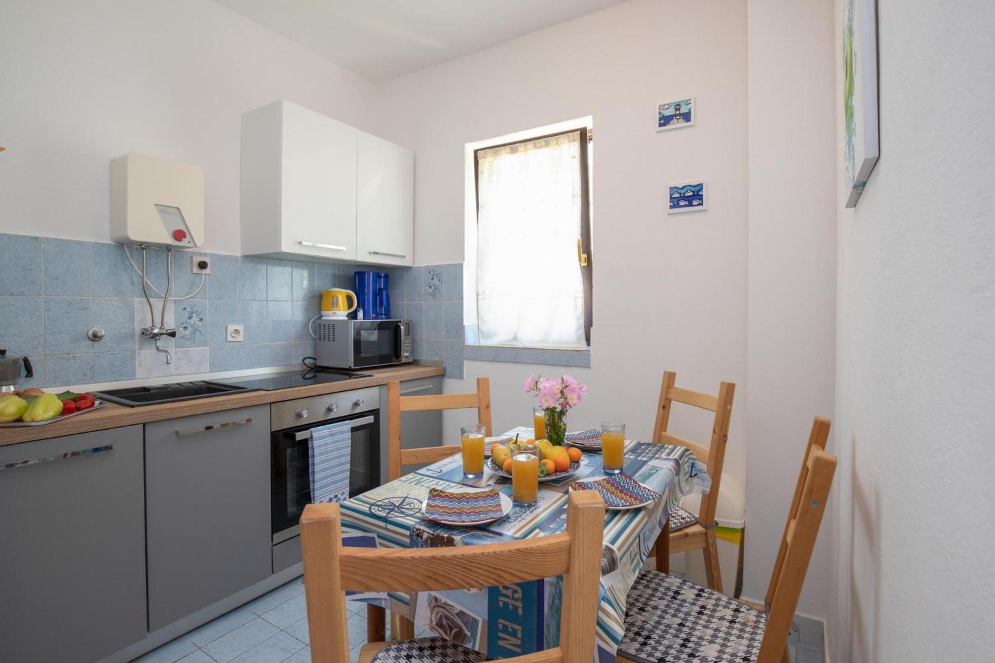Apartments Brankica Island - Happy Rentals Вантачичи Экстерьер фото