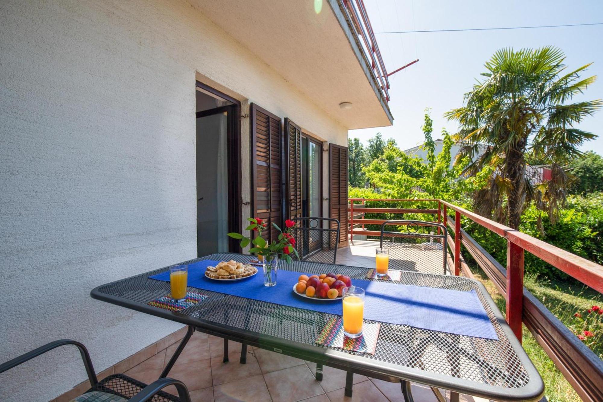 Apartments Brankica Island - Happy Rentals Вантачичи Экстерьер фото