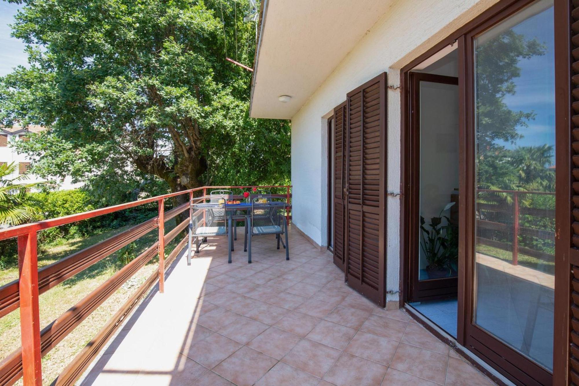 Apartments Brankica Island - Happy Rentals Вантачичи Экстерьер фото