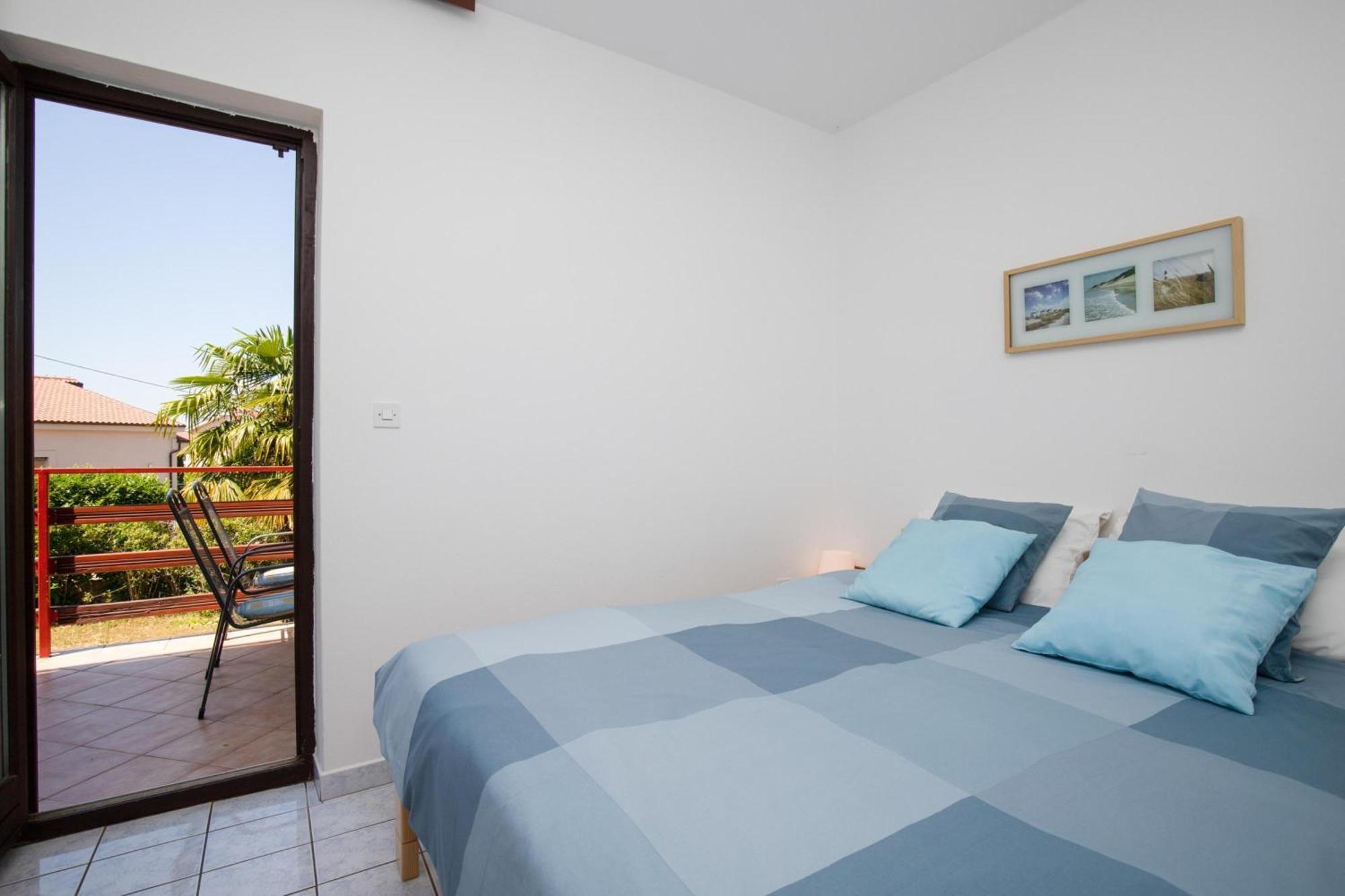 Apartments Brankica Island - Happy Rentals Вантачичи Экстерьер фото