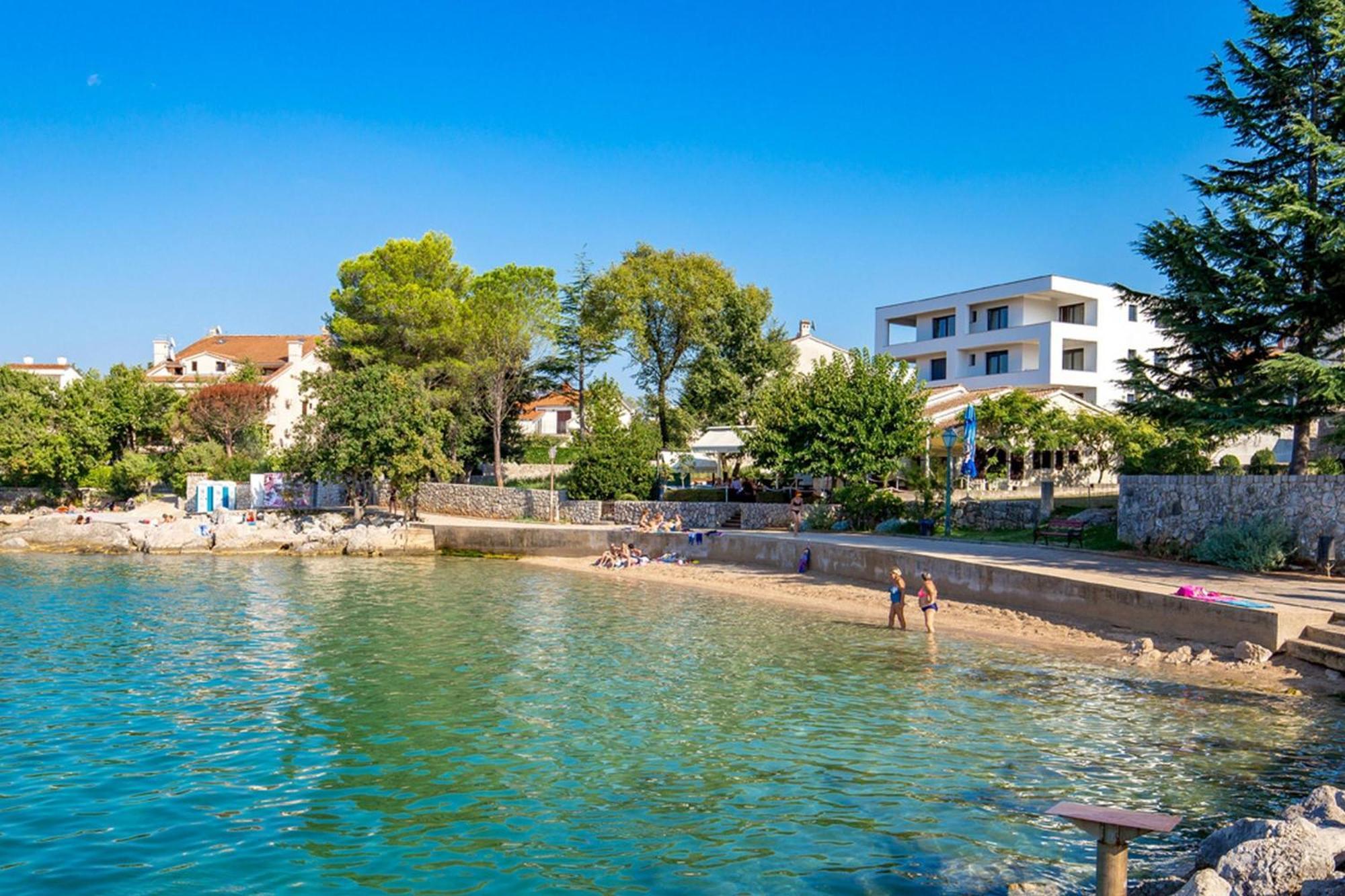 Apartments Brankica Island - Happy Rentals Вантачичи Экстерьер фото